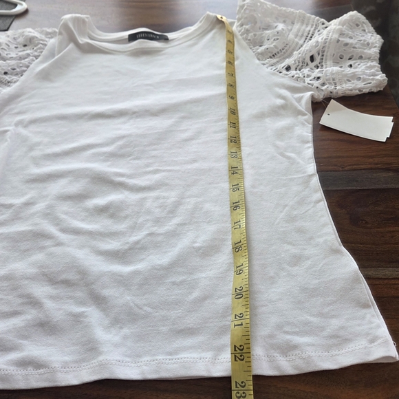 Ellen Tracy Crispy White Lace Sleeve Top Medium Eyelet Lace Sleeves NWT - Picture 7 of 9